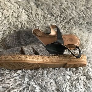 Eric Michael size 9 closed toe sling back